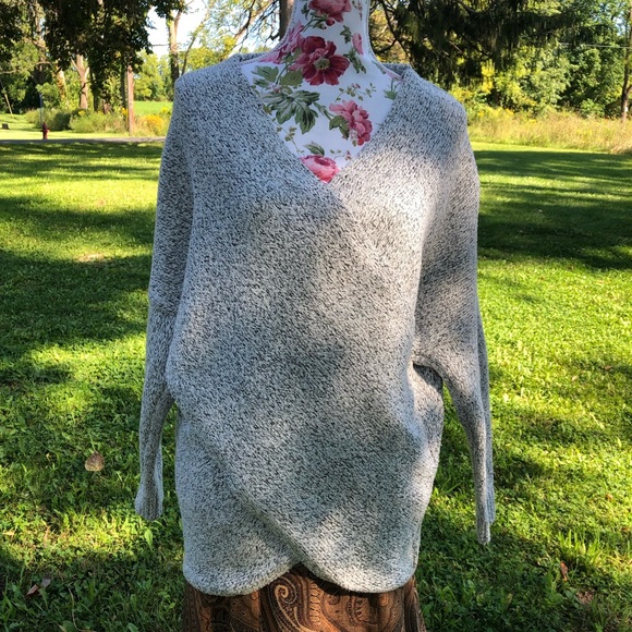 Sweater with Criss-Cross Front, Size L - Picture 2 of 5
